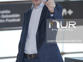 Liam Neeson attend the photocall Marlowe at the 70th edition of the San Sebastian International Film Festival on September 24, 2022 (