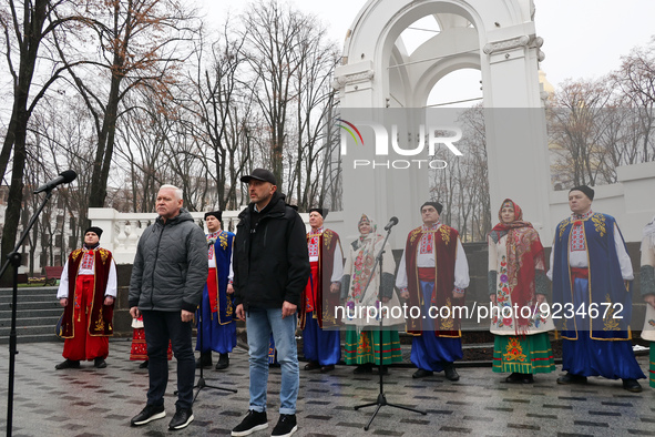 KHARKIV, UKRAINE - NOVEMBER 21, 2022 - Mayor of Kharkiv Ihor Terekhov (L) and NBU Head Andrii Pyshnyi are pictured during the presentation o...