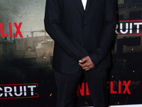 American actor, screenwriter, film director and television director Vondie Curtis-Hall arrives at the World Premiere Of Netflix's 'The Recru...
