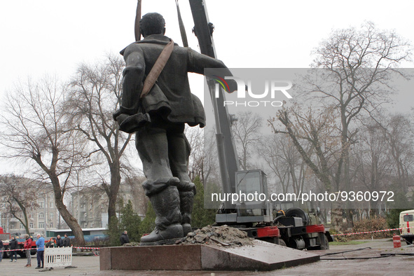 DNIPRO, UKRAINE - DECEMBER 26, 2022 - The monument to Soviet test pilot Valery Chkalov is being dismantled at the entrance to Lazar Hloba Pa...