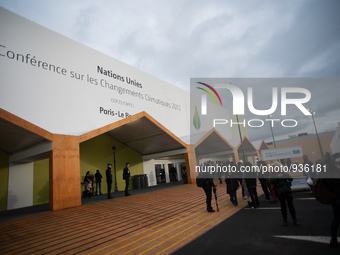 DeleDelegates, observers and journalists standing outside the COP21 venue in Le Bourget, a suburb to Paris, France on November 30th, 2015.ga...