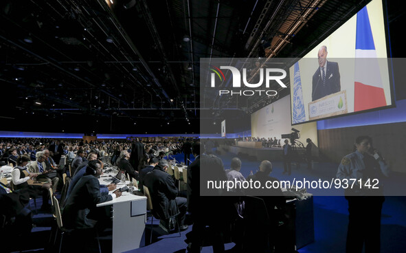 (151130) -- PARIS, Nov. 30, 2015 () -- French Foreign Minister Laurent Fabius delivers a speech during the opening ceremony of the 21st Conf...