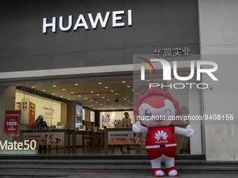 A General view showing a Huawei Store in Huaqiangbei, a popular place to buy electronic goods on January 8, 2023 in Shenzhen, China. China t...