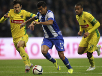 Porto's Mexican forward Jesús Corona (C) score the goal during the Premier League 2015/16 match between FC Porto and FC Pacos Ferreira, at D...