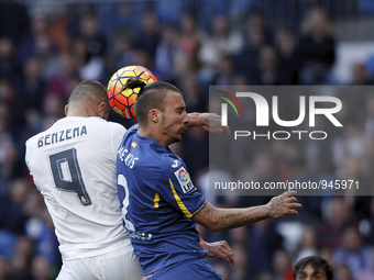 SPAIN, Madrid:Real Madrid's French forward Karim Benzema and  Getafe´s Spanish Defender ALEXIS Ruano during the Spanish League 2015/16 match...