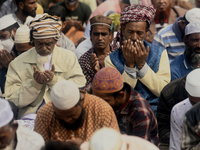 Muslim devotees pray the final prayer of Bishwa Ijtema, considered the world's second-largest Muslim gathering after Hajj, in Tongi, the out...