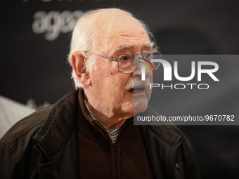 On the day of his 96th birthday, actor Ruy de Carvalho inaugurates the photography exhibition ''Retratos Contados'', with photographs captur...