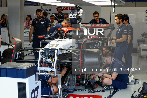 Scuderia AlphaTauri AT04, mechanics working on the car in the garage during the Formula 1 STC Saudi Arabian Grand Prix 2023, 2nd round of th...