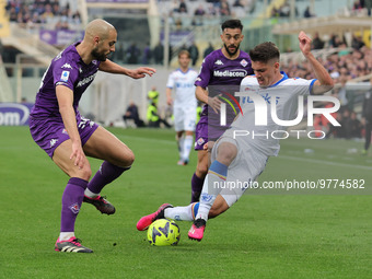 Sofyan Amrabat of  ACF Fiorentina  and GABRIEL Strefezza of Lecce battle for the ball during the Italian Serie A football match between Fior...