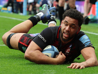 Andy Christie of Saracens goes over for his Try during the Gallagher Premiership Rugby rugby match between Saracens and Harlequins at Totten...