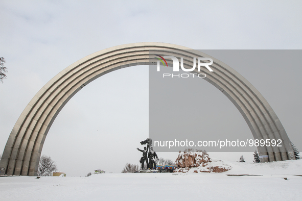 Friendship of Nations Arch in downtown Kyiv, on January 9, 2016. Storm warning announced in Ukraine by Hydrometeorological Center 