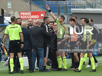 The referee Andrea Colombo shows red card to Antonio Caracciolo (Pisa) during the Italian soccer Serie B match AC Pisa vs SSC Bari on April...