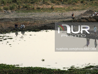 Daily Life Amid Corona Virus In New Delhi
