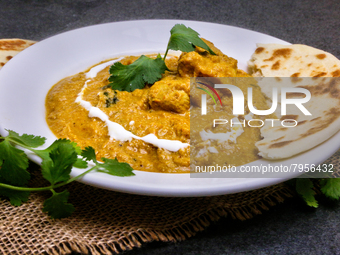 Butter Chicken With Naan