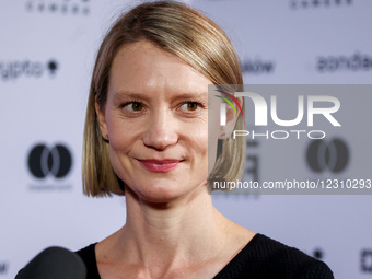 Mia Wasikowska Awarded At Off Camera Festival In Poland