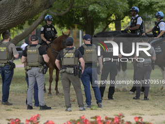 DC: HSI Special Agents hold a White House walking around 