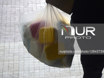 Sri Lanka Bans Free Sili Sili Bags