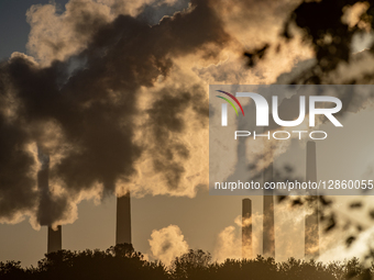 Pollution: Miami Fort Power Plant In Cincinnati, OHIOion