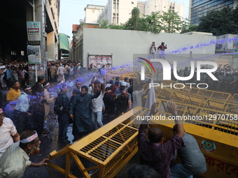 Teachers Clash With Police During Non-MPO Protest In Dhaka