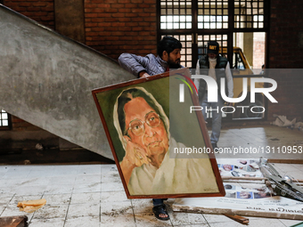 Attackers Torch Offices Of Prothom Alo, The Daily Star, And Chhayanaut After Death Announcement Of Inqilab Mancha Convener Sharif Osman Hadi