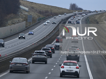 Christmas Eve Travel Rush Causes Heavy Traffic