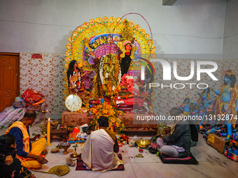 Chhinnamasta: The Hindu Goddess Of Contradictions And Tantric Practice