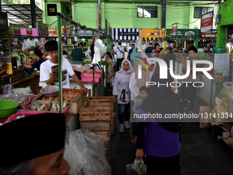 New Year Holidays Tourism In Traditional Indonesian Markets 