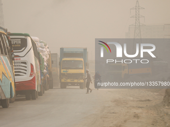 Dust And Construction Drive Persistent Air Pollution In Narayanganj’s Jatramura