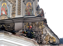Massive Russian attack damages Kyiv Pechersk Lavra and Mystetskyi Arsenal in Kyiv.