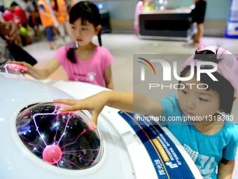 Children Visit Zhengzhou Science Museum In China