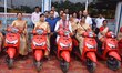 Union Minister of Agriculture & Farmers Welfare Shivraj Singh Chouhan poses with 'Lakhpati...