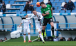 Jamie Vardy of US Cremonese contrasts with Sebastian Walukiewicz of US Sassuolo Calcio dur...