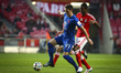 Belenenses's defender Palmeira (L)  vies with Benfica's midfielder Anderson Talisca during...