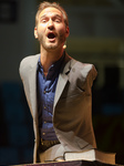 Nick Vujicic Goves A Lecture In Budapest