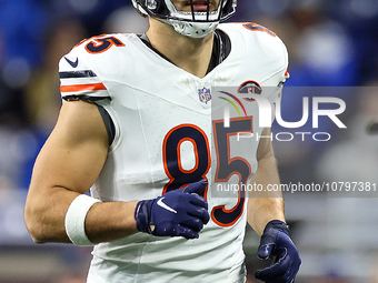 Chicago Bears tight end Cole Kmet (85) runs onto the field prior to an NFL  football game between the Detroit Lions and the Chicago Bears in...