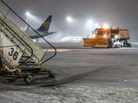Heavy snow at Krakow Airport in Balice, Poland on December 2rd, 2023. Intense snowfall across Poland has caused major disruptions in the Les...