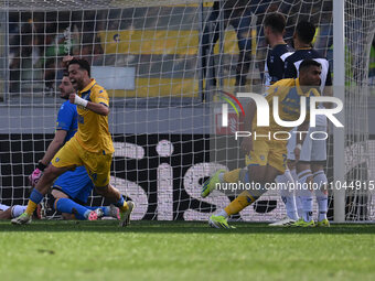 Walid Cheddira of Frosinone Calcio is scoring the first goal during the 27th day of the Serie A Championship match between Frosinone Calcio...