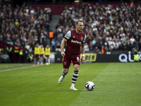 Vladimir Coufal of West Ham United is on the ball during the Premier League match between West Ham United and Aston Villa at the London Stad...