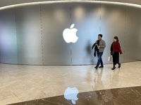 Few customers are shopping at an Apple store in Nanjing, Jiangsu Province, China, on March 27, 2024. According to data from the China Academ...
