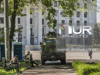 Strict security measures with army armoured vehicles in the entrance of the Kulikovo Pole square during the remembrance of the deaths in the...