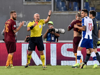 Daniele De Rossi of Roma gets a red card from referee during the UEFA Champions League playoff match between AS Roma and FC Porto, at Olympi...
