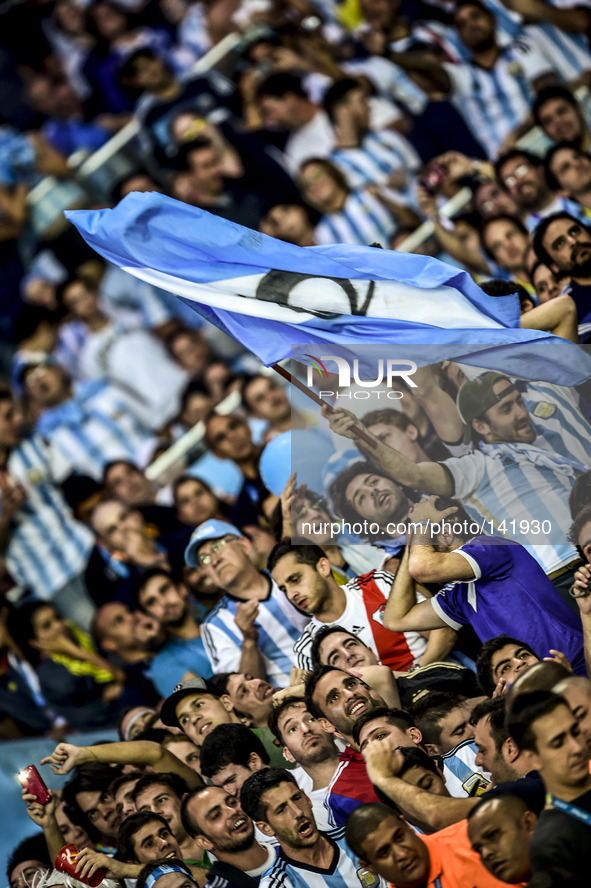 Argentinians cheers for the national team, at the match #11 of the 2014 World Cup, between Argentina and Bosnia-Herzegovina, this Sunday, Ju...