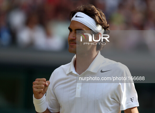 (140705) -- LONDON, July 5, 2014 () -- Roger Federer of Switzerland celebrates after winning the men's singles semifinal match against Milos...
