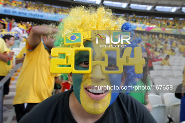 (140704) -- FORTALEZA, July 4, 2014 () -- A Brazil's fan poses before a quarter-finals match between Brazil and Colombia of 2014 FIFA World...