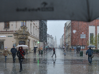 The return of winter, snowfall and low temperatures, is the weather forecast for the next two days for Krakow and South of Poland.
On Wednes...