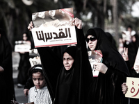 Bahrain , Abu Saiba - thousands protesters atteded to opposition demonstration in solidarity with Palestine on July 26, 2014 (Photo by: Ahme...