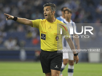 Referee Rui Costa during the Premier League 2016/17 match between FC Porto and CD Feirense, at Dragao Stadium in Porto on April 23, 2017. (
