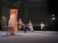 Javier Pereira, Carmen Ruíz, Carmen Ruíz and Fernando Tejero during the graphic pass of the play 