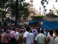 Indian local Muslim agitation and blocked the road at front of Tipu sultan masque and dimand immediately registration Tipu Sultan masque Sah...
