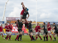 Donnacha Ryan of Munster and Justin Tupuric of Ospreys in action during the Guinness PRO12 Semi-Final match between Munster Rugby and Osprey...